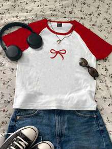 Attitoon Áo thun tay ngắn Raglan cổ tròn ôm sát màu đỏ và trắng, họa tiết nơ đỏ - Đỏ và trắng - Xem 3