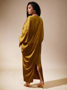 Vixey 纯色缎面 V 领蝙蝠袖后开衩宽松连衣裙 - 黃色 - 查看 3