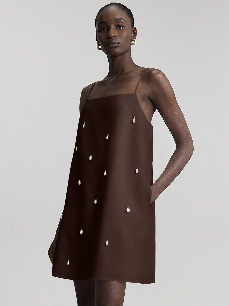 Ontre 2026春夏新款女士迷你连衣裙，斯德哥尔摩风格，教师装，春夏修身A字宽松连衣裙，梭织面料，宽松版型，珍珠装饰，休闲度假迷你连衣裙，吊带短裙，夏季女装，女士生日装，早午餐，女士派对连衣裙，下午茶，度假，婚礼宾客着装，时尚百搭流行女士迷你连衣裙 - 棕色 - 查看 1