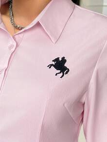 SHEIN EZwear 大码女式骑士印花长袖单排扣休闲衬衫，适合夏季、秋季和冬季 - 粉色 - 查看 6
