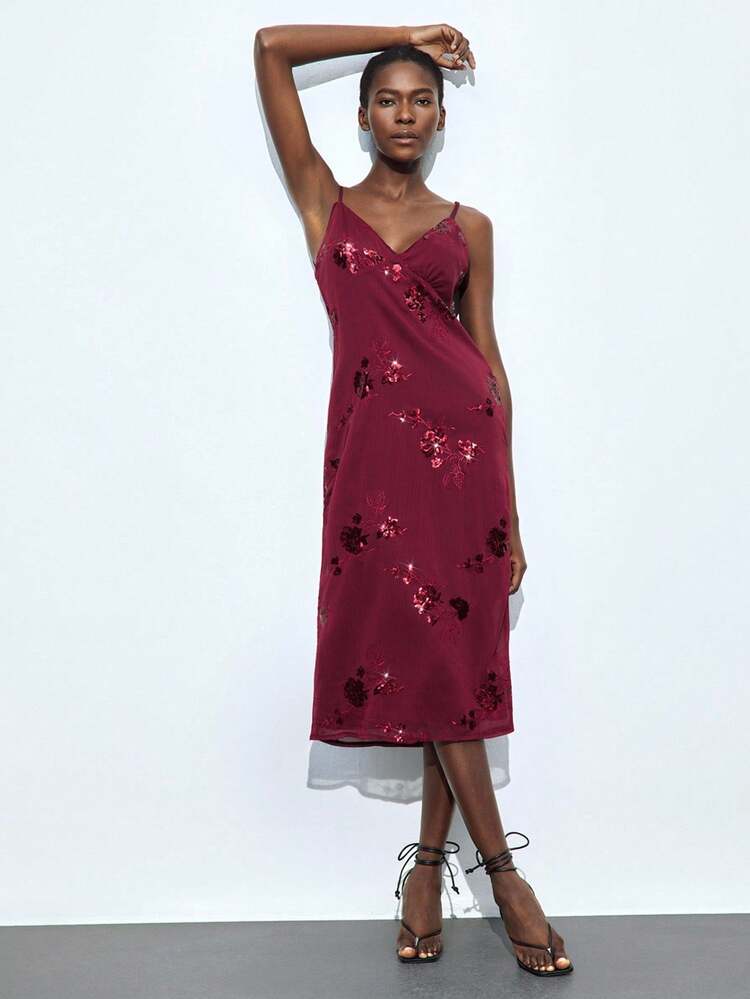 SHEIN Maija Women's Sweet Potato Sequin Fabric Spaghetti Strap V-Neck Decorated Design Versatile Chic Urban Elegant Casual Business Office Wear, Low-Key Vintage Vibe, Sophisticated Charm, Urban Commute, Magazine Editor Same Style, Urban Social Occasion Vacation Party Outfit, Charming High-End Taste, High IQ Vibe, Elegant Knowledgeable Vintage Vibe Cruise Vacation Dress, Elegant Knowledgeable Women's Wedding Guest Dress, Romantic Dreamy French Effortless High-End Taste, High IQ Vibe, Elegant Knowledgeable Vintage Vibe Cruise Vacation Dress