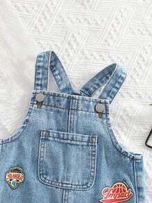 SHEIN Playful Pals 男婴牛仔背带裤，复古休闲风格，可调节肩带，字母和图案印花，适合所有季节 - 藍色 - 查看 7