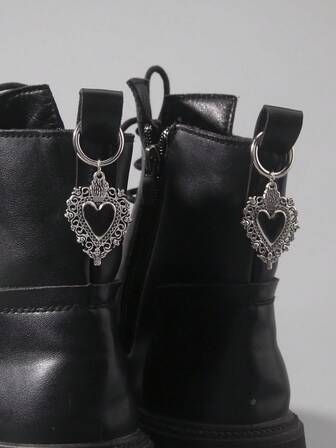 2 Stücke/Set Vintage Gothic Teufelaugen & Herz Anhänger Schuh Stiefel Tasche Dekorations Accessoires