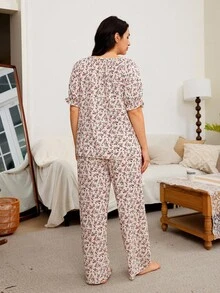 SHEIN CottageSlumber 加大码碎花荷叶边流苏领带装饰泡泡短袖睡衣套装 - 白色 - 查看 2