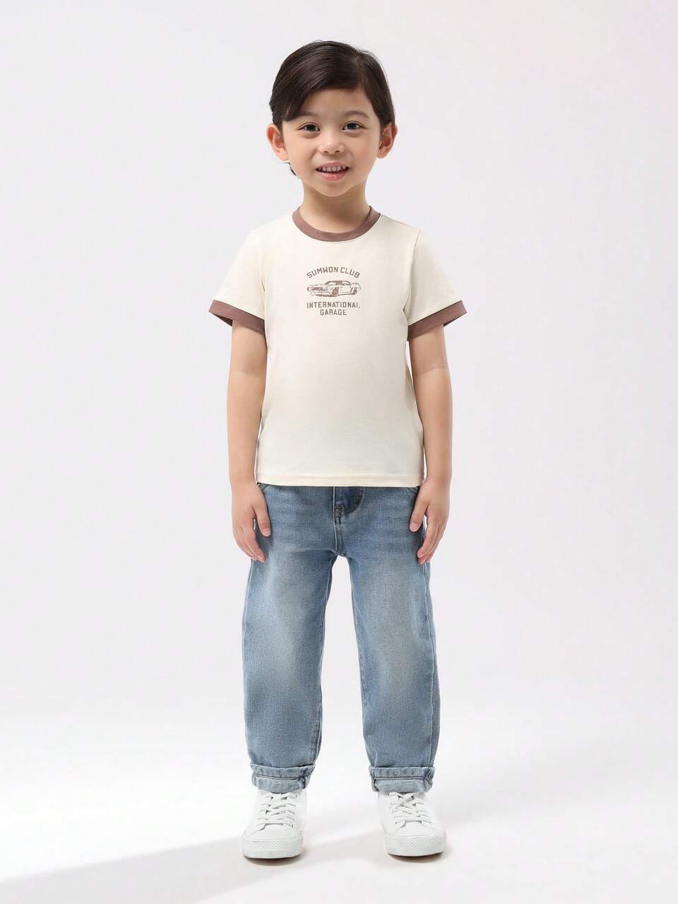 Cremefarbenes Ringer-T-Shirt mit Vintage-Auto-Print