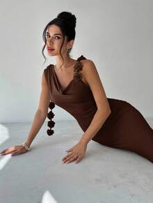 Firerie 女士夏季新款优雅浪漫迷人派对婚礼宾客毕业装杏色低胸不对称肩部无袖 3D 花卉丝带露背直筒连衣裙，适合返校、机场、外出 - 咖啡棕 - 查看 7