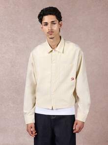 SUMWON Lässiges langärmliges Knopfhemd mit Streifenmuster, figurbetonter Passform, rotes gesticktes Logo-Detail, Brusttasche, leicht für Frühling und Herbst - Gelb - Übersicht 6