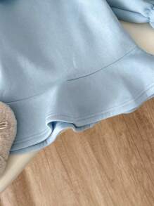 Genkimix Kids 女婴时尚简约蝴蝶结印花彼得潘领弹力荷叶边下摆羊毛运动衫连衣裙，蓝色，时尚秋季通勤装 - 藍色 - 查看 6