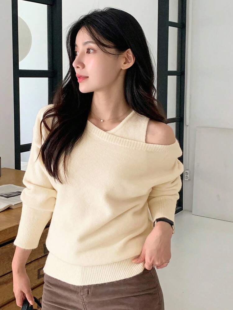 2pcs Women Solid Color Round Neck Camisole And Asymmetric Collar Long Sleeve Sweater Set Fall
