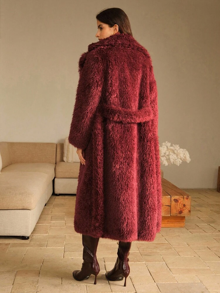 ワインレッドのフェイクファー襟付きウエストベルト付きジャケット(秋冬用)