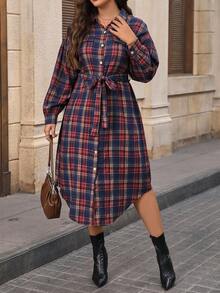EMERY ROSE Klassisches Hemdblusenkleid in Rot & Blau Karomuster für Damen in Große Größen, mit geschwungener Saumkante, Taillengürtel für Taillendefinition, symmetrische Taschen, lässig für den Alltag & Zusammenkünfte, Herbst/Winter