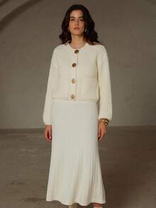 GENKIRA Set 2 pcs: Jaket Cardigan Longgar dan Rok Lipit Lembut - Krem - View 5