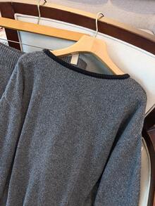 GlowEve CURVE Bộ đồ dệt kim dài tay viền màu tương phản cỡ lớn - Xám - Xem 6