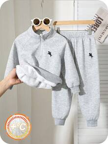 SHEIN 两件套男童休闲舒适多功能印花立领拉链连帽衫和保暖内衬运动裤套装，面料厚实，学院风秋冬装 - 淺灰色 - 查看 6