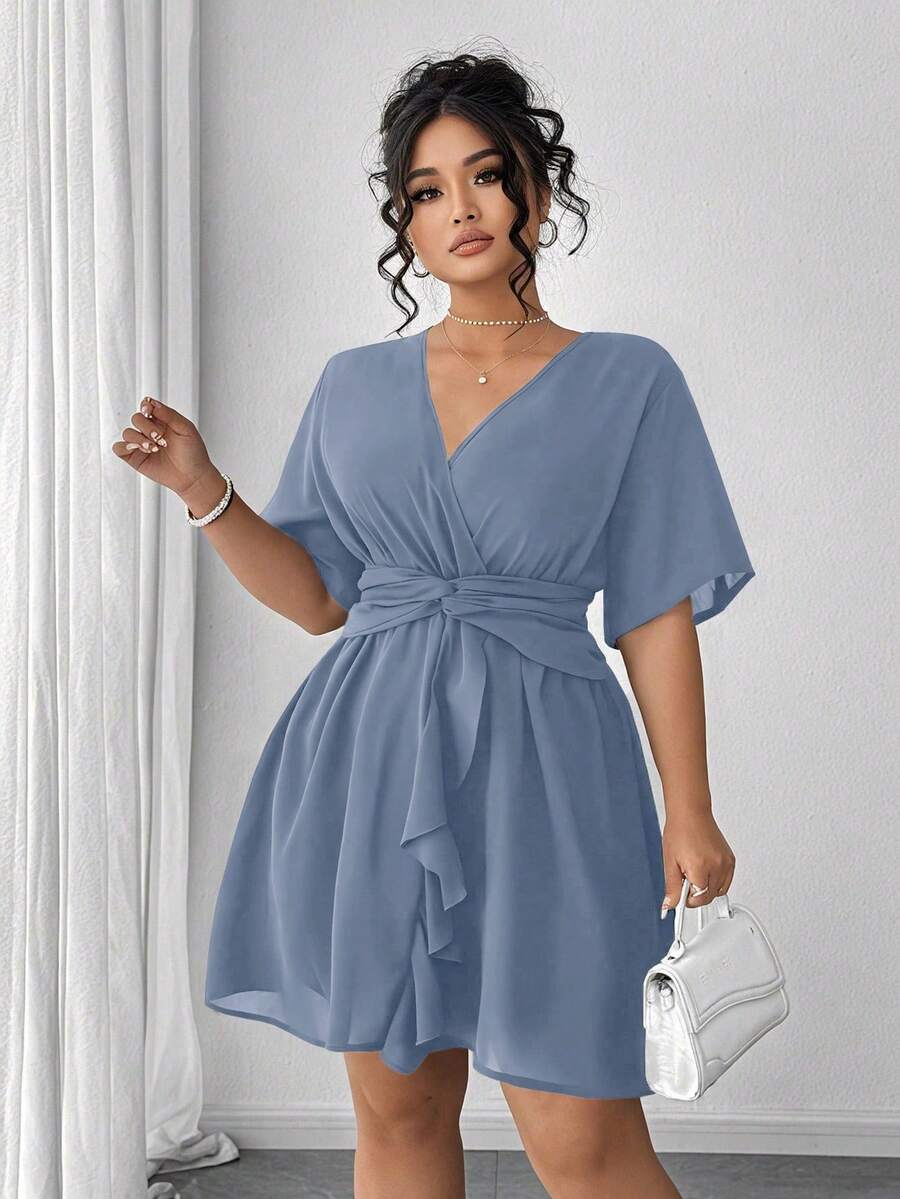Elenzga Váy mini thắt nút chéo gợi cảm cỡ lớn có viền bèo nhún, váy voan, kiểu dáng mới mùa hè, cổ chữ V sâu, tay bèo nhún, màu trơn, thắt eo, váy ngắn ôm sát thắt nút xoắn kiểu Pháp, váy đen nhỏ màu đen - Màu xanh lam - Xem 1