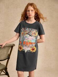 2025 Girls' Spring/Summer New Arrival Simple & Comfortable Gray T-Shirt Dress With Personalized Western Landscape Print, Expressive Style, Suitable For Outdoor Activities And Home Wear