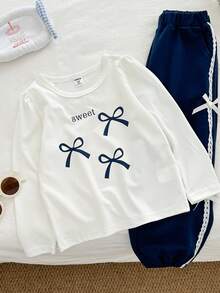 Genkimix Kids Set de 2 piezas para niñas (niños pequeños): Camiseta de manga larga con cuello redondo y estampado de lazo, y pantalones deportivos con volantes y lazo en azul marino, conjunto de otoño adecuado para salidas, escuela y uso diario - Multicolor - Ver 4