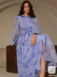 Aveloria Rosie 法式优雅浅紫色刺绣镂空长袖连衣裙（配系带腰带） - 藍色 - 查看 1