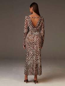 Athîral 女式船领露背斑马纹长袖紧身连衣裙 - 彩色 - 查看 2