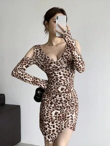 SHEIN LUNE 女士豹纹修身露肩长袖短款连衣裙 - 卡其色 - 查看 6