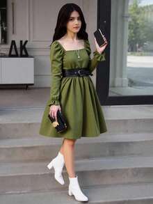 女童灯芯绒长袖方领连衣裙，优雅秋季服装配腰带 - 墨綠色 - 查看 7