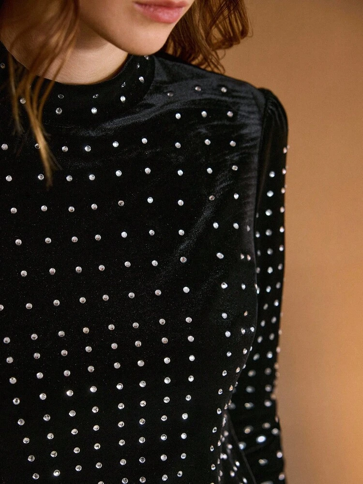T-shirt in velluto decorata con strass