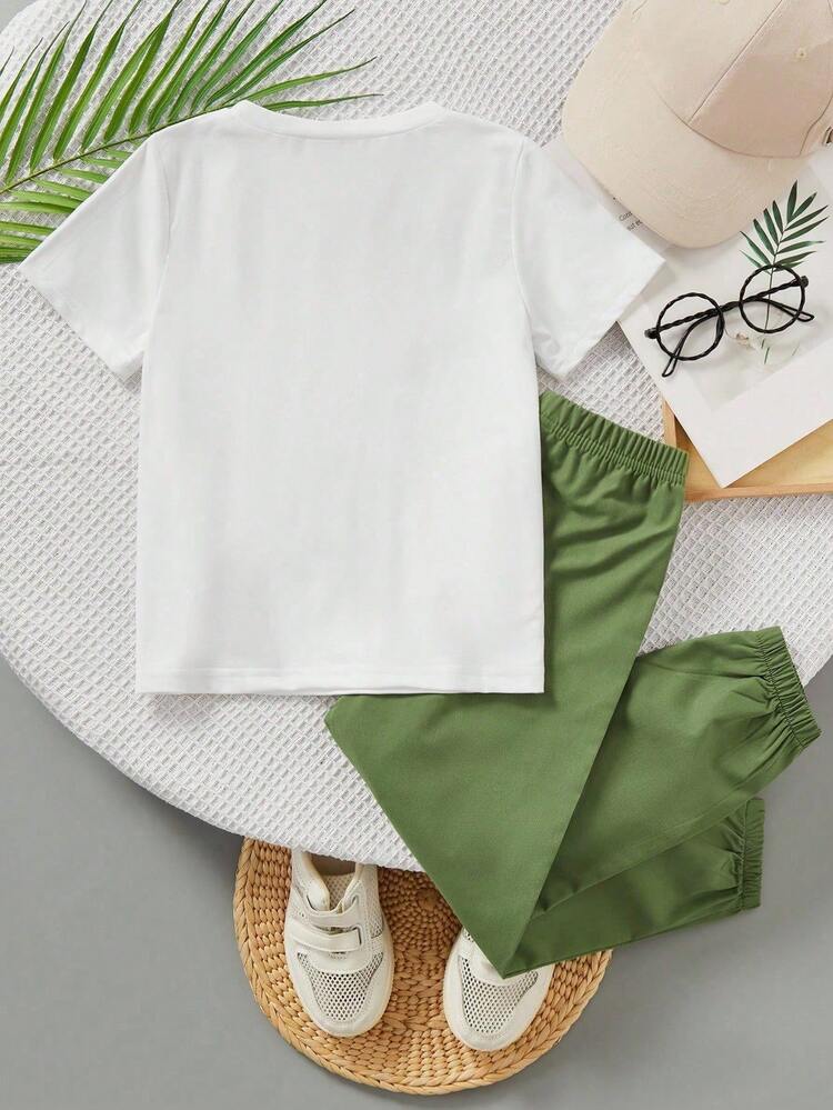 SHEIN Explorewe 年輕男孩鷹印花上衣和字母印花慢跑褲套裝 - 軍綠色 - 查看 2