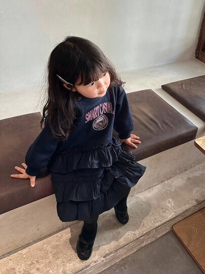 DAZY 女嬰韓系卡通字母休閒洋裝 荷葉邊下擺 幼兒女童