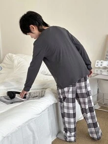 SHEIN 2pcs Tween Boy Casual Letter Vietnamese Text Print Sweatshirt & Plaid Pants Homewear Set, Matching Family/Sibling Outfits Fall Winter