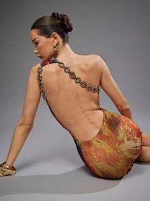 Hauture Chunky Chain One Shoulder Abstract Print Mini Dress – Sexy Going Out Holiday Party Outfit Ideas - Multicolor - View 6