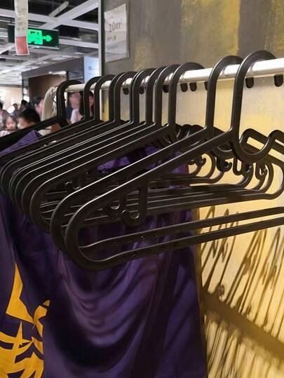 SHEIN Plastic Hangers, Simplified Home Use Non-Slip Clothes Rack, Clothesline Without Marks, Thickened Storage Balcony Wardrobe Hanger With Hooks, Black Color