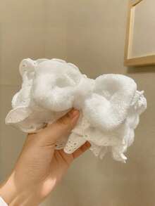 SHEIN 1 件天鹅绒 Spa 头带 - 优雅蝴蝶结和蕾丝发带防水沐浴配件适用于家庭水疗，速干浴帽替代家居装饰 - 白色 - 查看 8