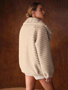 MOTF PREMIUM 纯色翻领人造皮草大衣 - 香檳色 - 查看 4