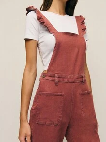 Nöista 牛仔背带裤，荷叶边肩带和方形背带，尽显女性柔美，是万圣节造型和秋季舒适叠穿的理想之选。高腰设计，配有腰带环和大号前贴袋，为秋日打造实用休闲的造型。宽松直筒裤腿，采用柔软水洗棉混纺面料，确保冬季穿着舒适，轻松换季。 - 紅色 - 查看 11