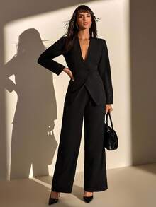 CLARA VERO Bộ 2 món áo dài tay bo gấu eo bất đối xứng và quần âu - màu đen - Xem 3