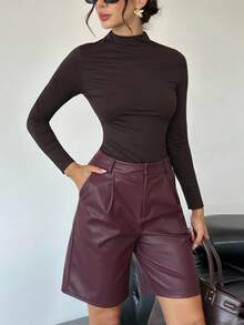 Lavishia Damen Mode Rote PU Leder Shorts, geeignet für den Arbeitsweg - Rot - Übersicht 5