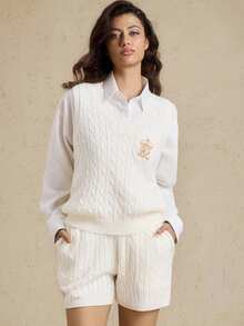 Briarwyn 女士秋冬装 Old Money Style 2 件女式字母皇冠刺绣麻花针织背心和针织短裤套装，返校季，保暖毛衣两件套 - 白色 - 查看 4