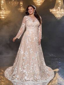 加大码优雅简约杏色圆领透视深 V 长袖提花装饰奢华法式刺绣 A 字形薄纱刺绣泡泡裙新娘婚纱 - 杏色 - 查看 5