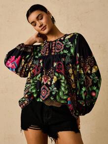 Travachic Camicetta a maniche lunghe con scollo tondo, laccetti e motivo tropicale e retrò, taglie comode per donna - Multicolore - Visualizzare 4