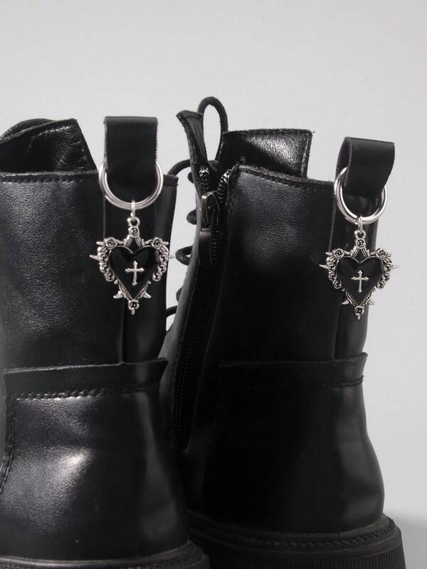 ROMWE 2pcs/Set Vintage Gothic Devil Eye & Heart Pendant Shoe Boot Bag Decoration Accessories