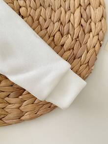 SHEIN 6 件套女婴可爱白色字母图案长袖连帽衫和松紧腰长裤，秋冬