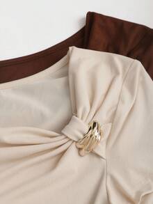 Sweetra Y2K 性感不对称下摆纽扣长款 T 恤 - 彩色 - 查看 3