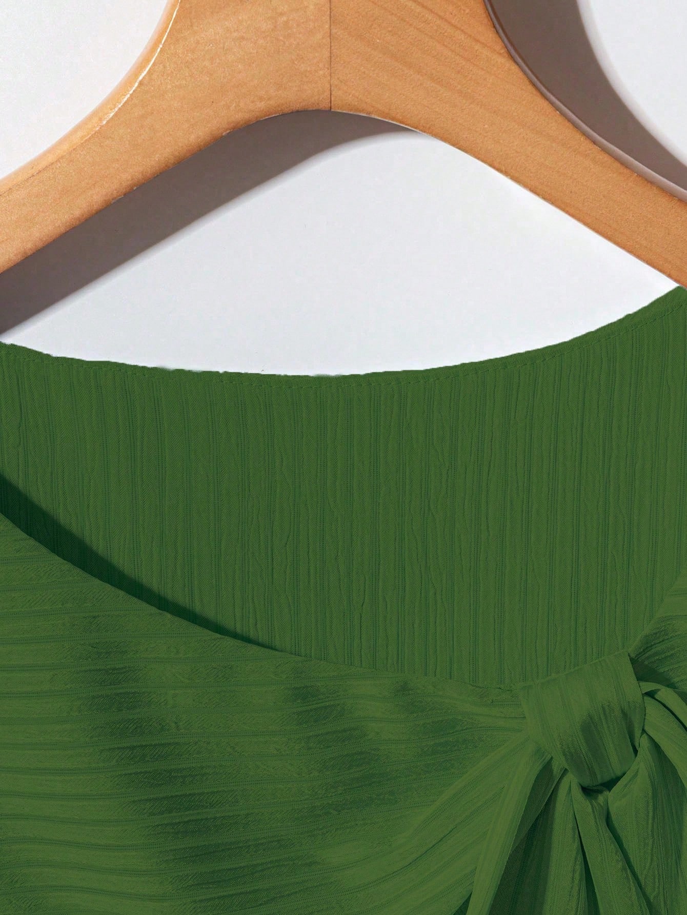 GlowEve قميص كاجوال للنساء بأكمام قصيرة وتصميم أزر...