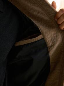 Manfinity VCAY Men's Long Sleeve Khaki Bomber Jacket,Autumn Streetwear Work Outerwear With Triangle Leather Patch Decoration And Turndown Collar Mocha Casual Jacket - Coffee Brown - View 7