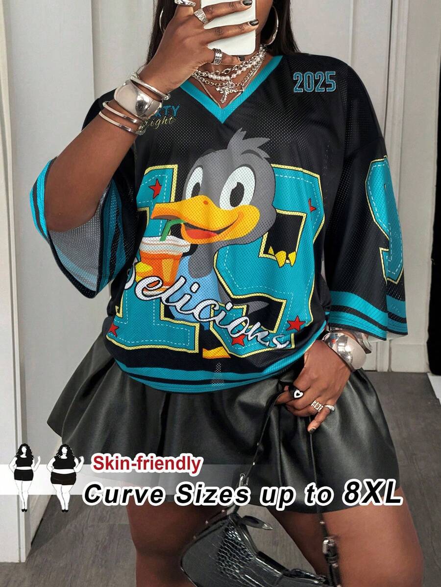 SHEIN CURVE+ 大码女式休闲宽松简约 V 领可爱鸭子印花 T 恤/大码 T 恤/图案 T 恤 - 黑色 - 查看 1