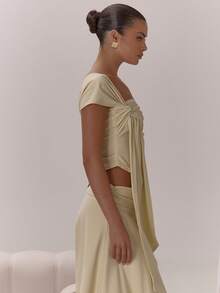 MUSERA 单肩垂褶交叉前襟不对称下摆修身上衣，优雅性感，适合夜晚外出、度假、秋季叠穿、冬季派对、圣诞节等场合，尽显优雅假日风情，舒适百搭。 - 杏色 - 查看 4