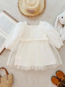 SHEIN 女婴法式优雅刺绣棉质网眼拼布方领连衣裙 - 白色 - 查看 2