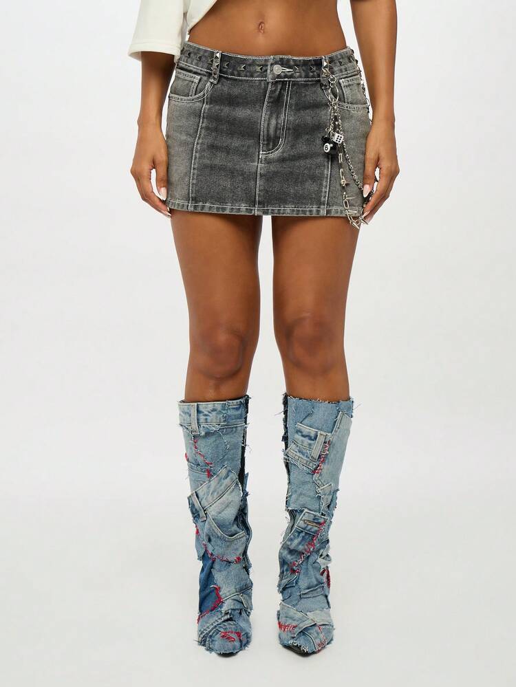 SUMWON WOMEN Mini-jupe en jean cloutée avec détail chaîne