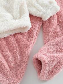 SHEIN Playful Pals 2 件套少女可爱草莓刺绣针织羊毛长袖上衣和裤子套装，适合居家、上学、秋冬休闲装 - 粉色 - 查看 4