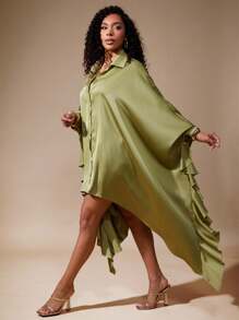 Vixey Top col chemisier à manches chauve-souris volantées, en satin unicolore